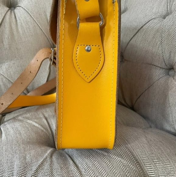 Cambridge Small Yellow Small Box Leather  Crossbody/Shoulder Bag  Silver Zip - Picture 6 of 11